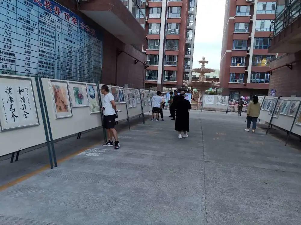 创卫在行动|“同创卫生城市、共建美丽家园”书画展走进社区