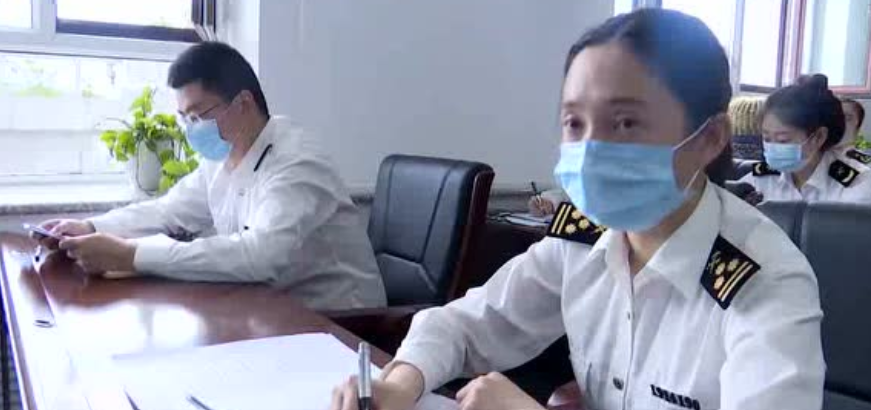 抚远海关贯彻学习“两会”精神宣传讲解《民法典》