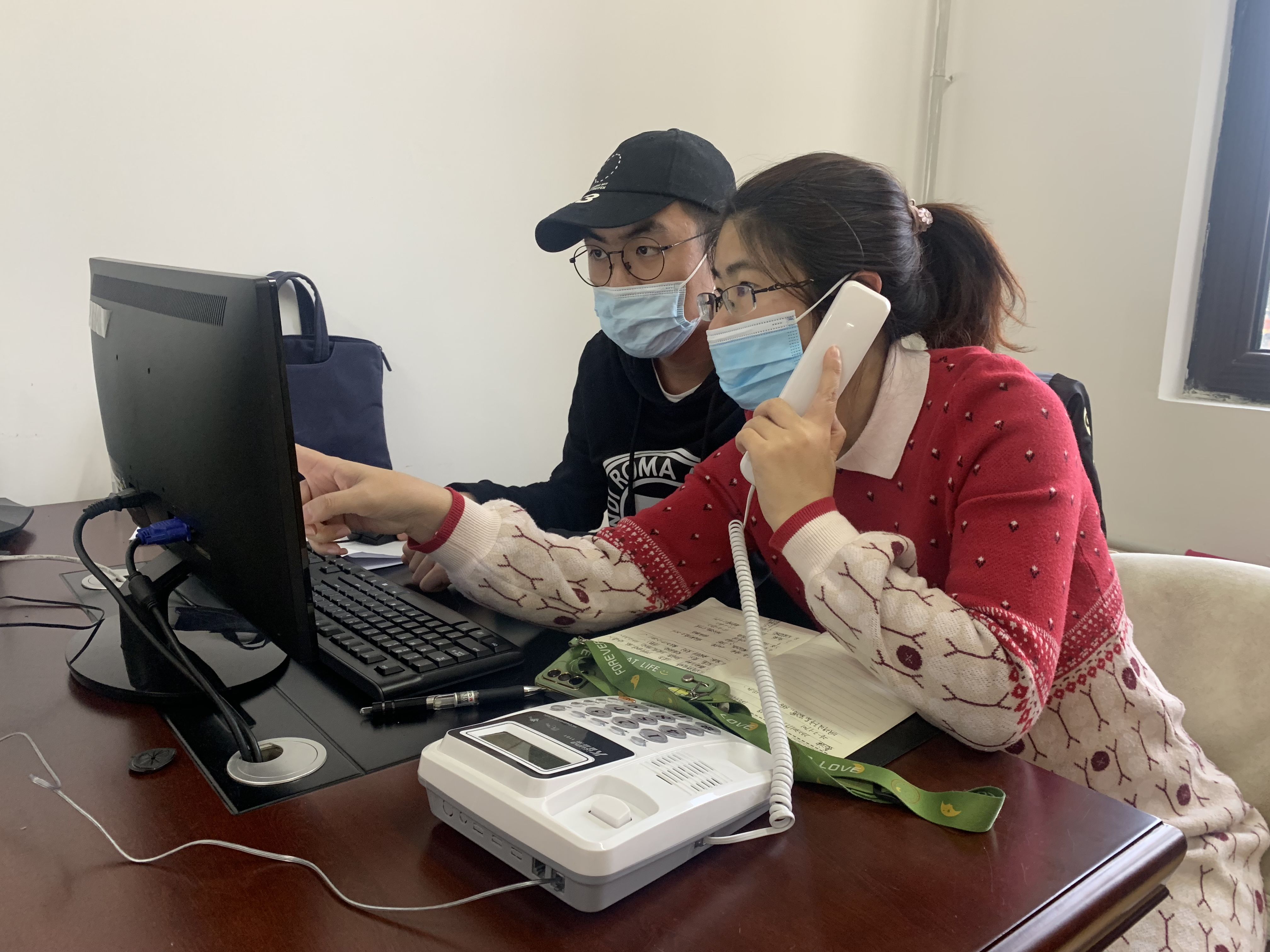 日排查信息超3000条！“战疫中枢”6人组的 “数据生活”，争分夺秒！