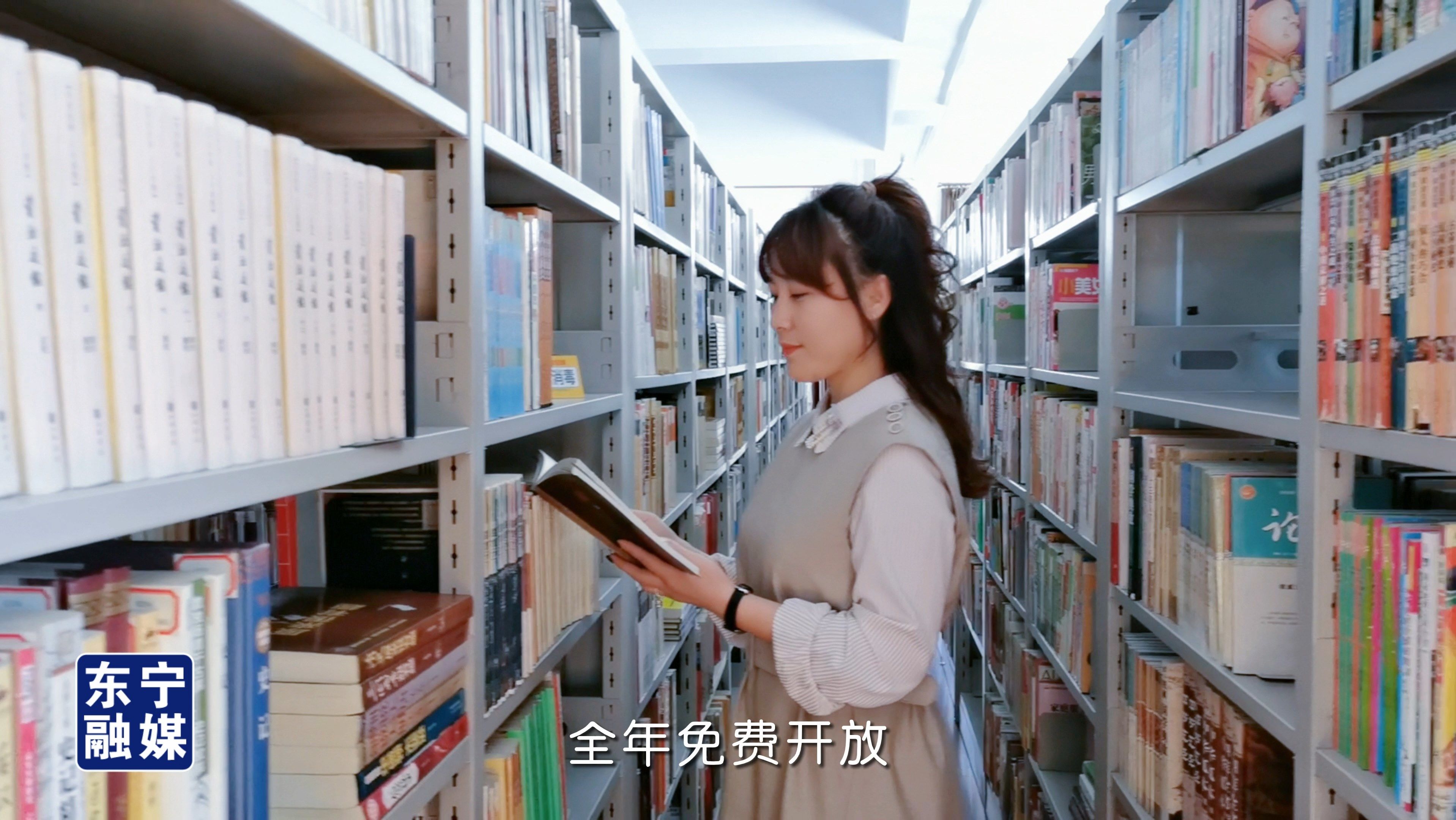 丹丹带您走进最美图书馆！