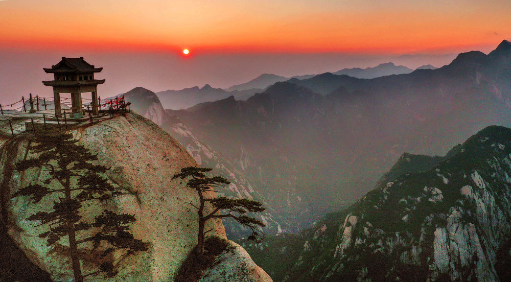 陕西渭南：日出华山