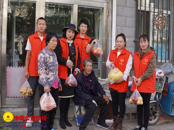克东县志愿者协会开展“月圆中秋，你我同行，关爱贫困”慰问活动