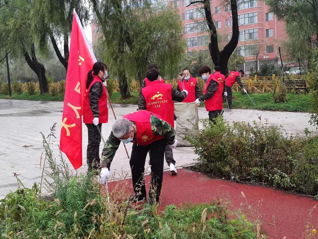 汤原县组织开展以“金秋十月迎国庆，携手共建文明城”为主题的“文明奉献日”志愿服务活动