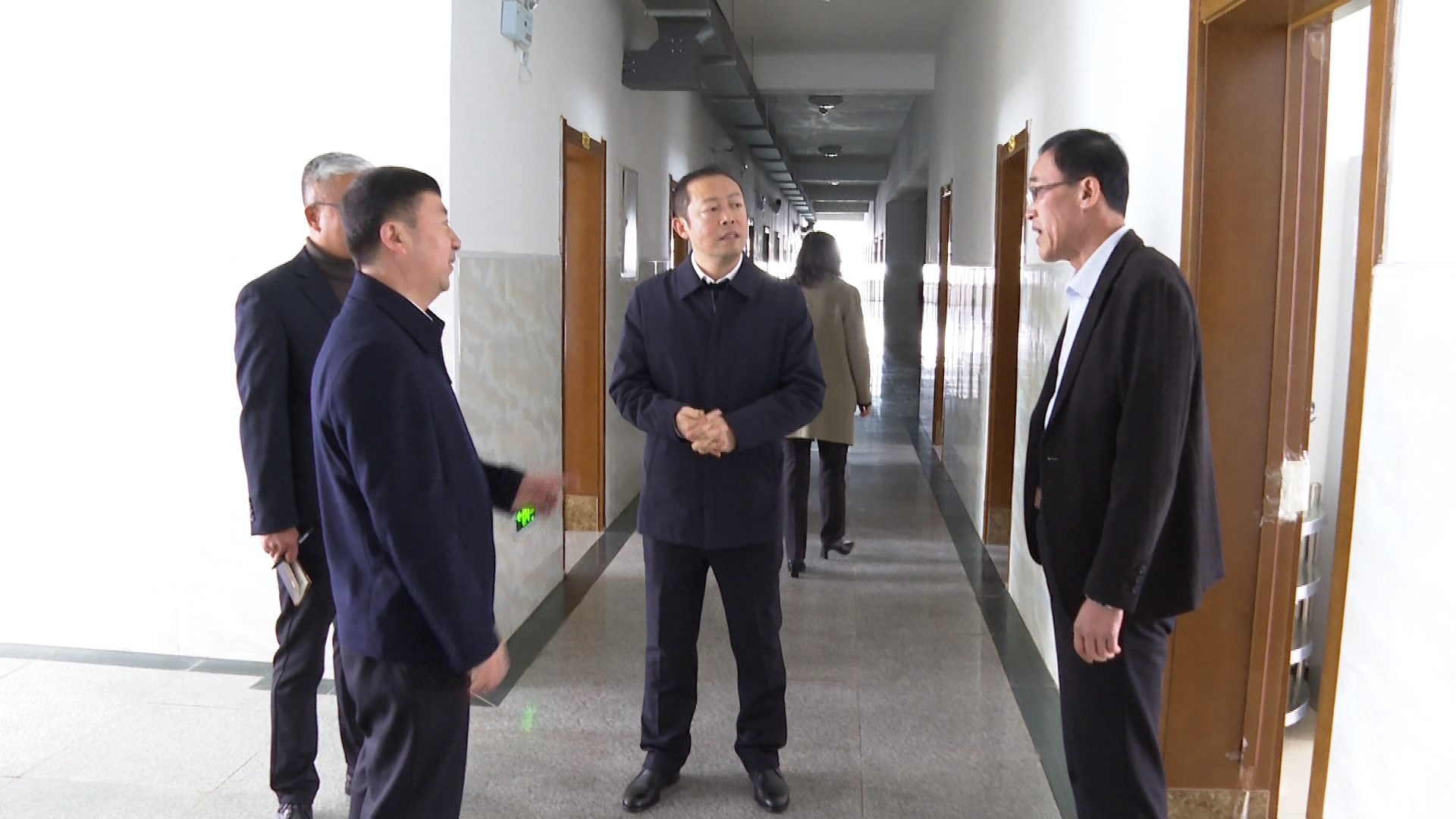 县委副书记、县长王东海专题调研教育学校基本办学条件工作