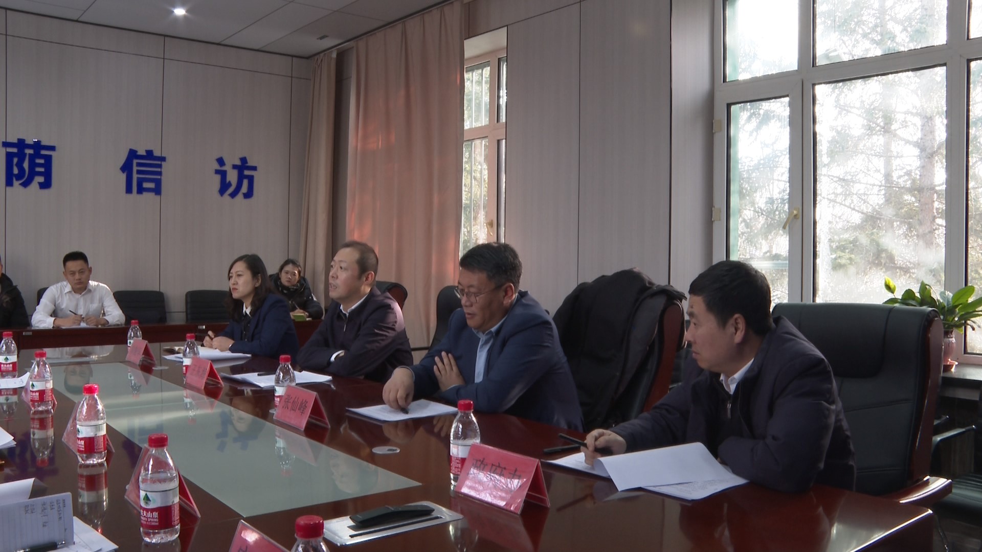 信访接待下基层 纾困解难暖民心
