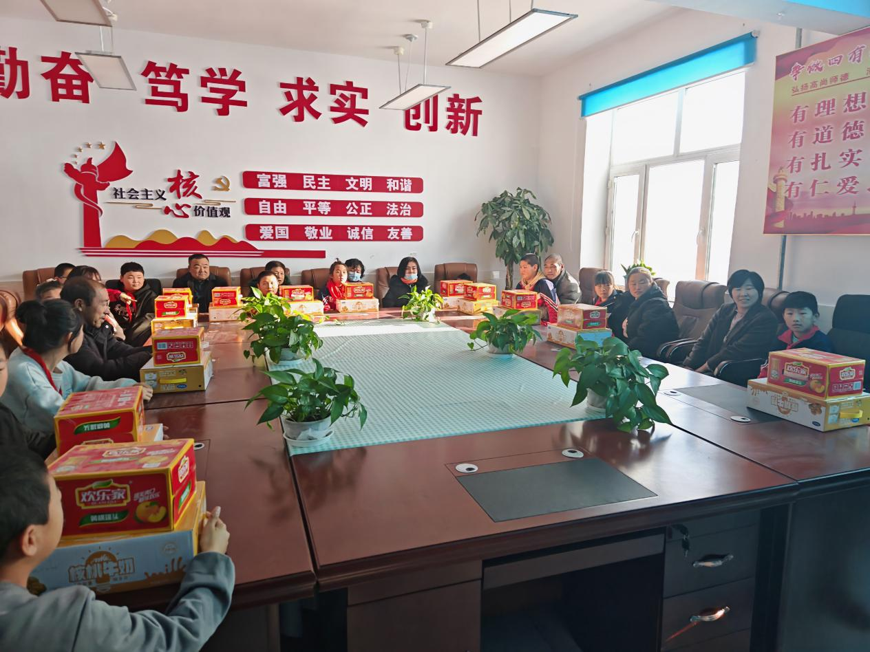 寒葱沟镇：“关爱留守，爱在暖冬”