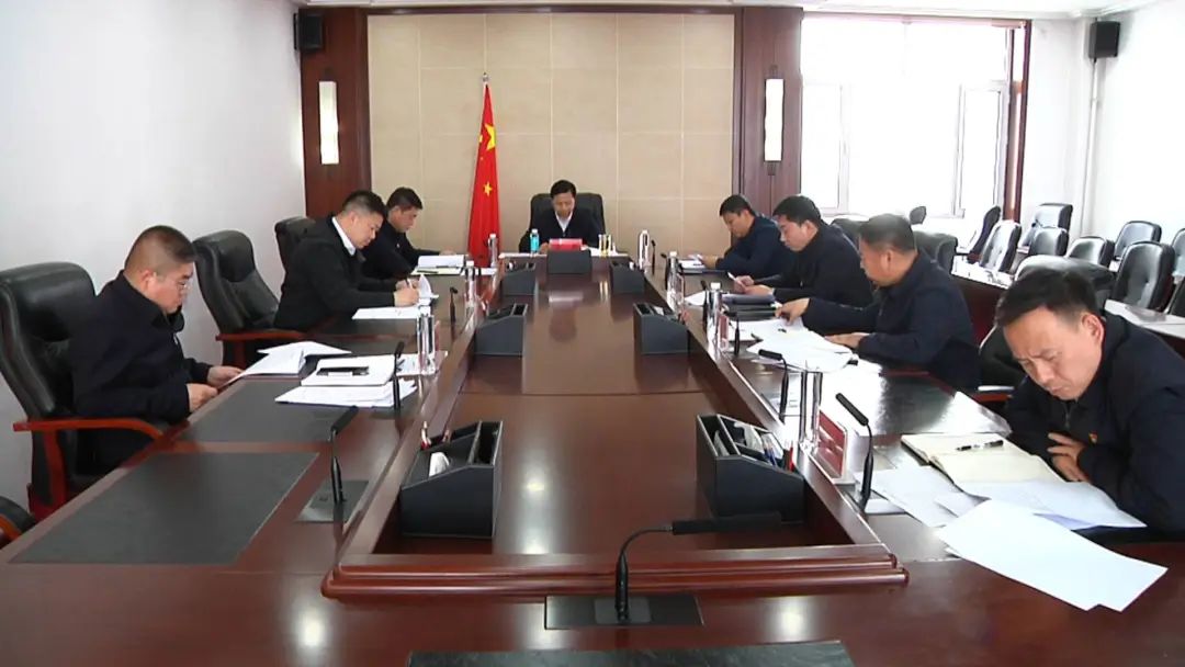 张超主持召开第15次市政府党组会议