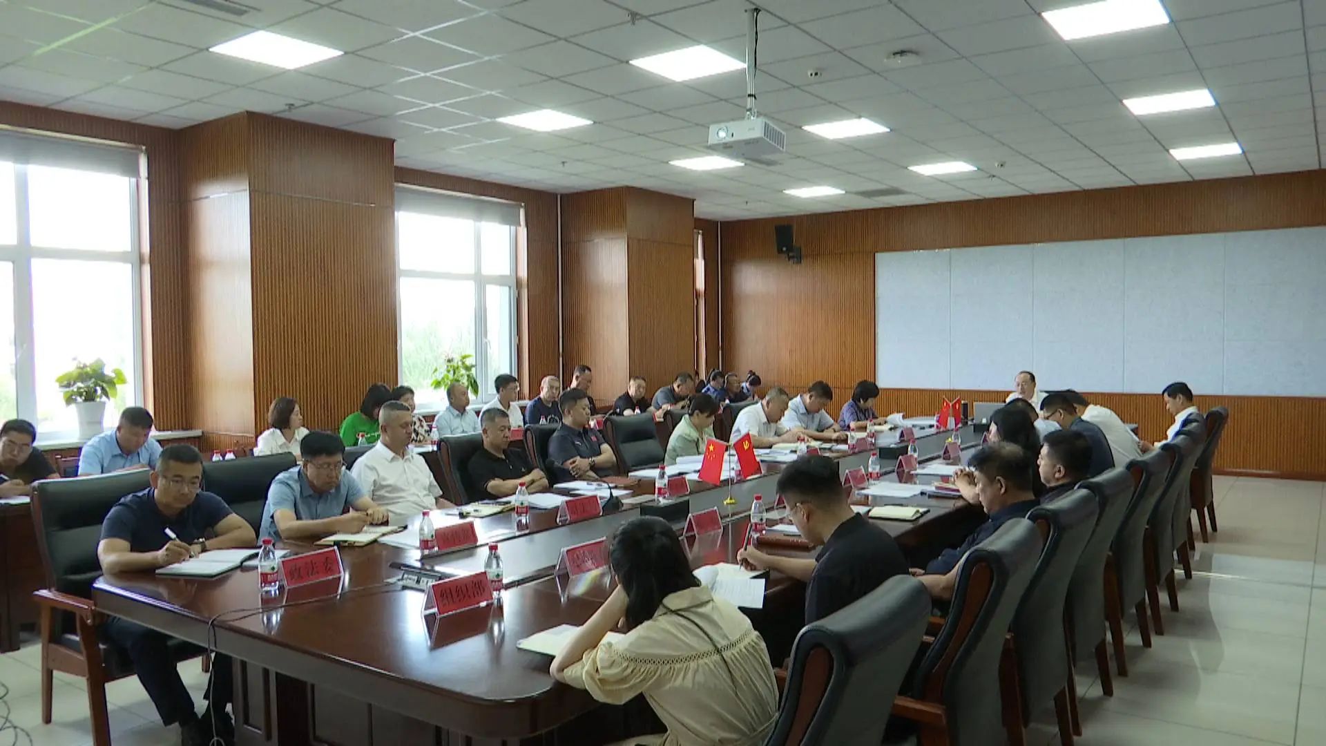 八届市委全面依法治市委员会第三次全体会议召开