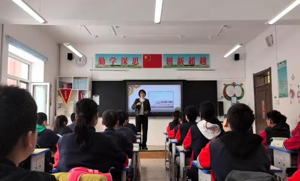 探索神奇磁浮  点燃科学热情