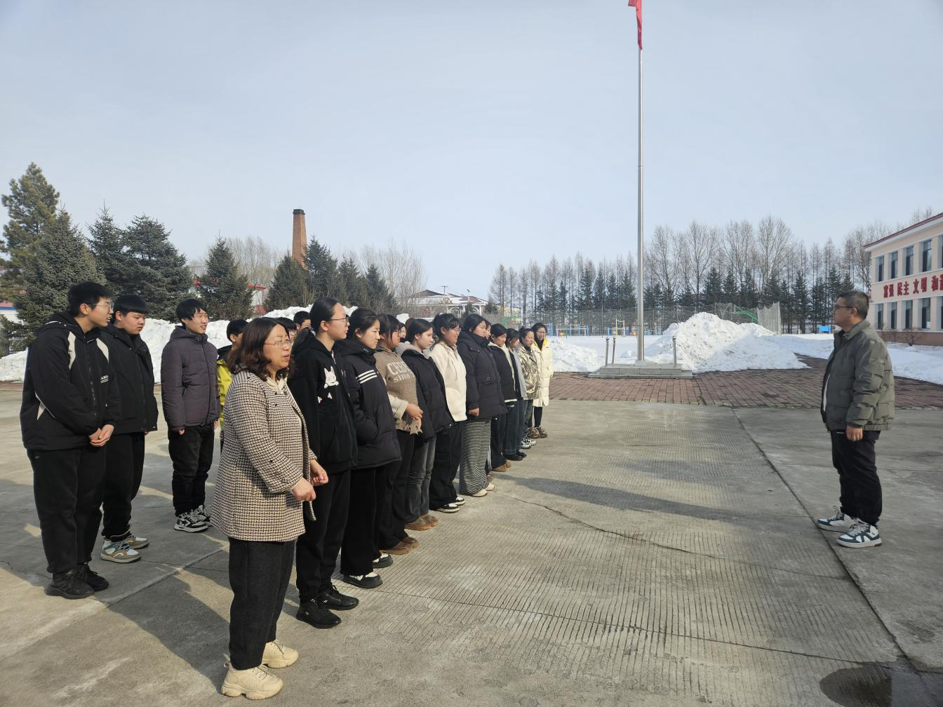 抚远市浓桥镇中学开展消防安全应急演练活动