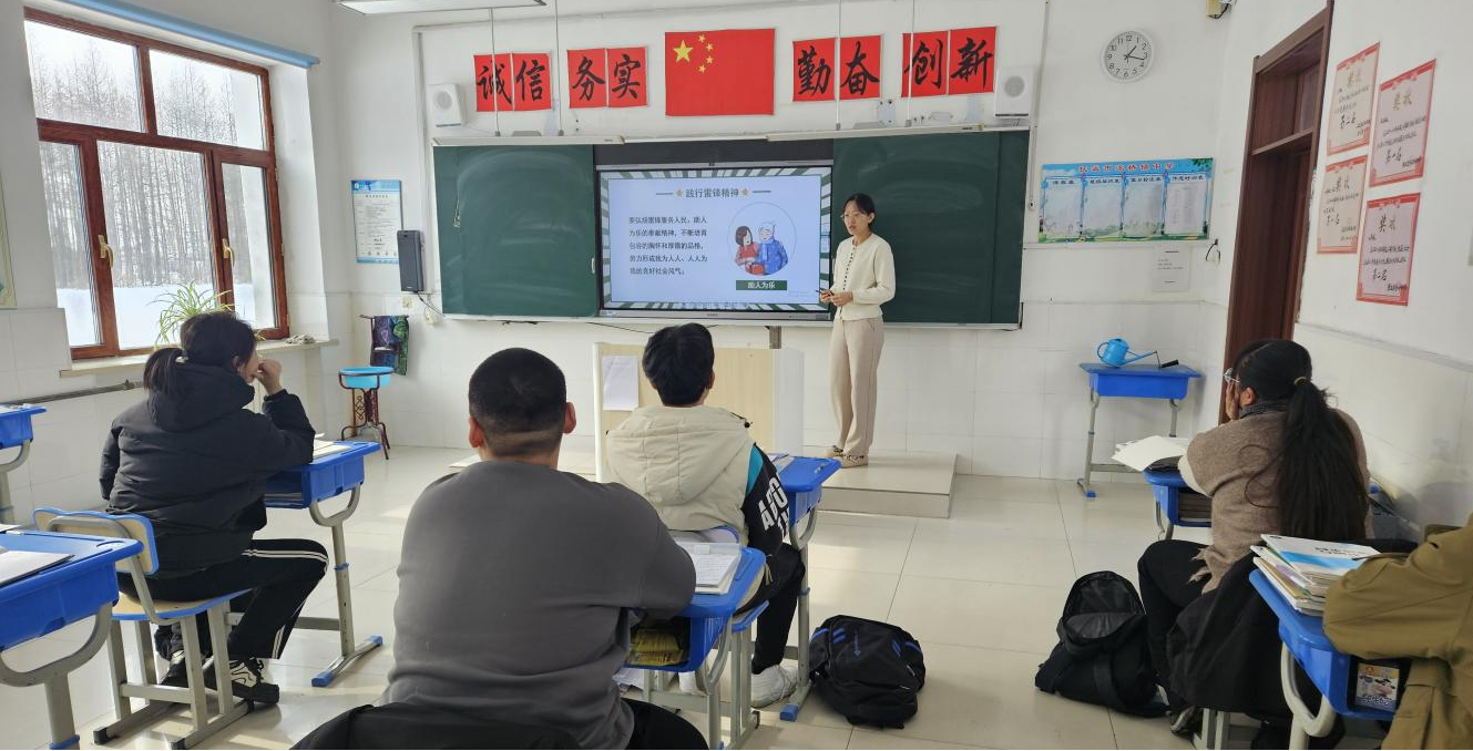浓桥镇中学开展学雷锋活动弘扬雷锋精神