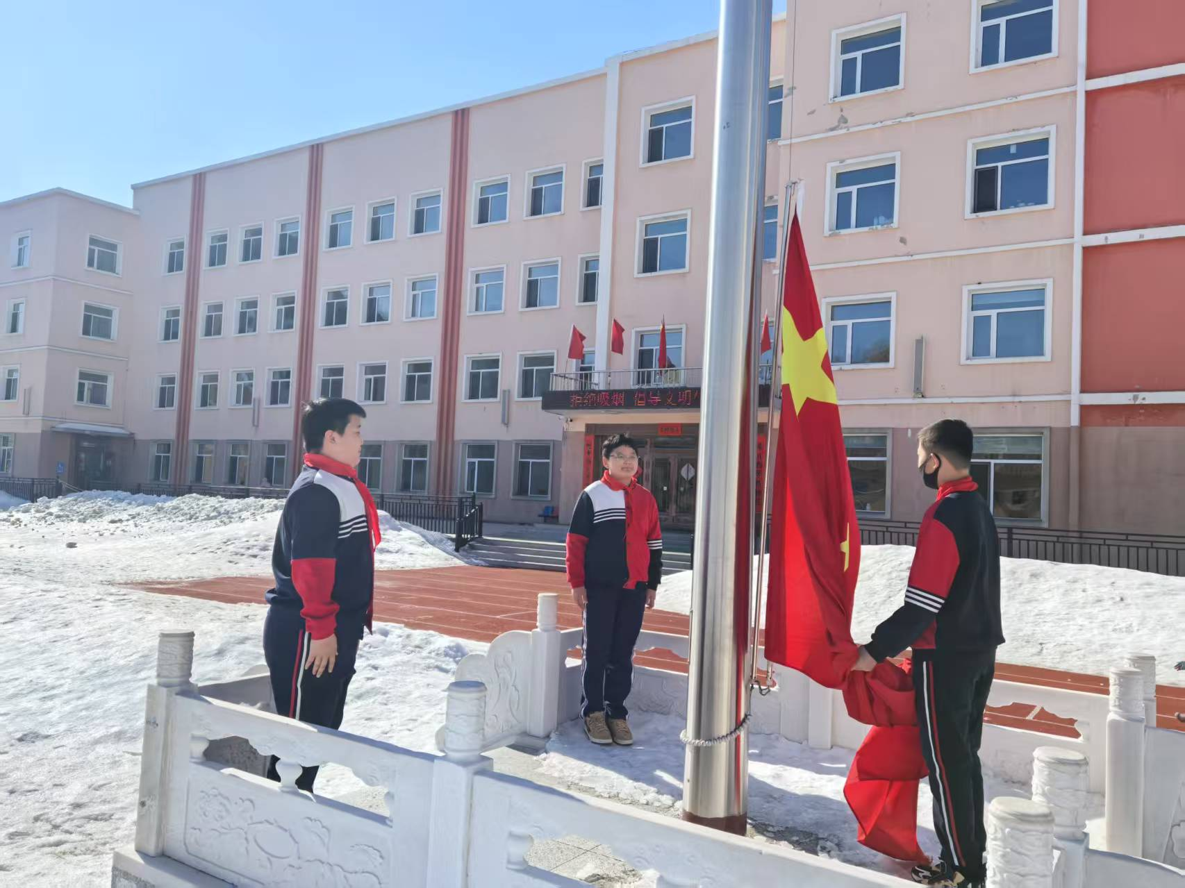 清明祭英烈  共筑中华魂