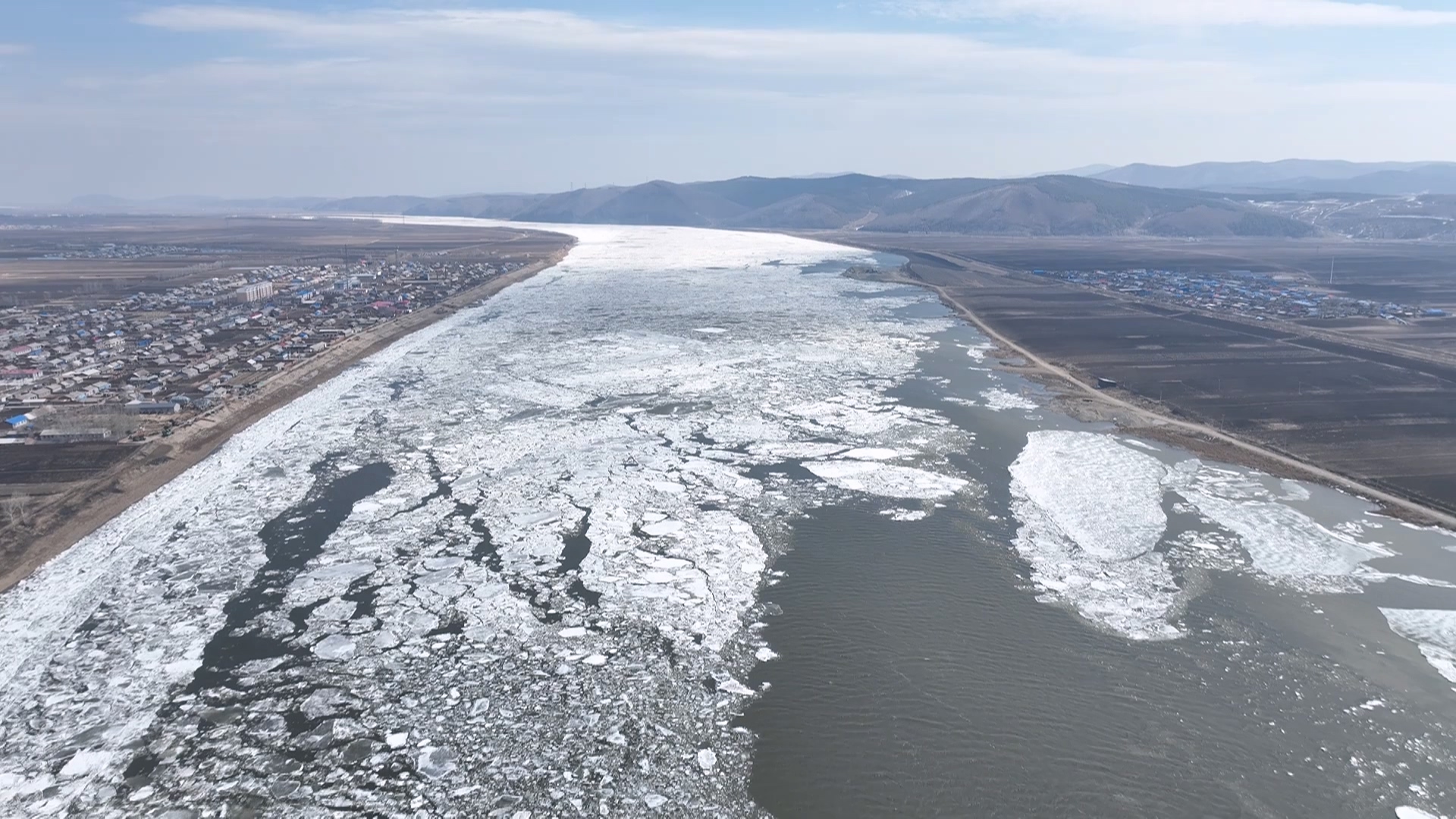 半江春水半江冰！松花江汤原段迎来“文开江”