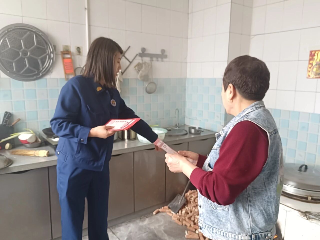 消防知识“送上门”！面对面传授“防火秘籍”！