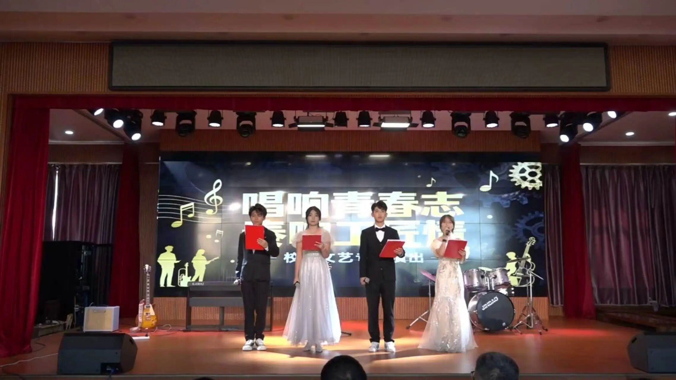 市职教中心举办“唱响青春志，奏响工匠情”文艺汇演