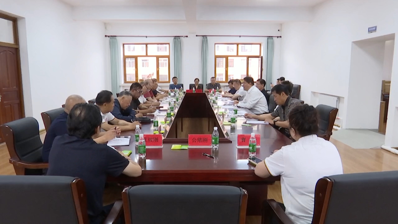 张海峰等市四个班子领导看望慰问离退休老干部、老党员
